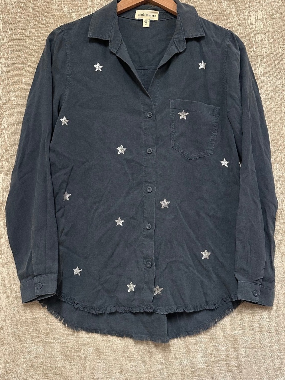 Cloth and Stone Button up shirt Anthropologie size XS Grey with stars